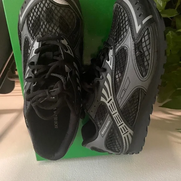 Bottega Veneta Black and Gray Mesh Athletic Shoes Bottega Veneta | Shoes | Bottega Veneta Black And Gray  main image 4
